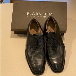 Men’s dress shoes black like new